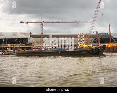 Amsterdam, Niederlande - 18 Februar 2012: Koje und der Bahnhof in Amsterdam Niederlande Stockfoto