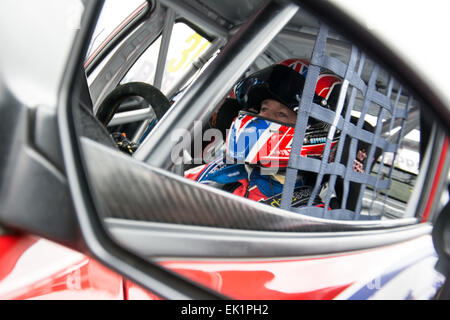 Brands Hatch, Fawkham, Longfield, Großbritannien. 5. April 2015. Martin Depper und Eurotech Racing Honda Civic während der Dunlop-MSA-britischen Tourenwagen-Meisterschaft in Brands Hatch. Bildnachweis: Gergo Toth/Alamy Live-Nachrichten Stockfoto