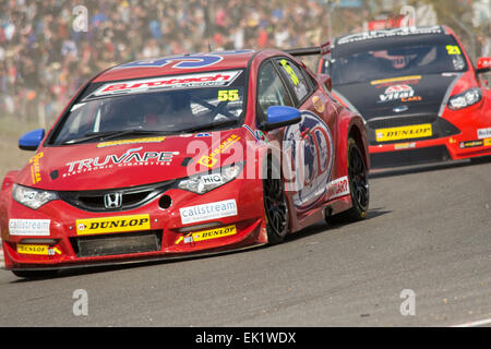 Brands Hatch, Fawkham, Longfield, Großbritannien. 5. April 2015. Jeff Smith und Eurotech Racing Honda Civic Laufwerke während der Dunlop MSA British Touring Car Championship in Brands Hatch. Bildnachweis: Gergo Toth/Alamy Live-Nachrichten Stockfoto