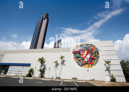 Honolulu, Hawaii, USA. 5. Oktober 2014. Das Wandbild und niedrig stehenden Gebäude wurden entfernt, der Weg für ein neues Gebäude. Stockfoto