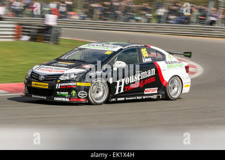 Fawkham, UK. 5. April 2015. Dunlop-MSA-britischen Tourenwagen-Meisterschaft in Brands Hatch auf 5. April 2015 in FAWKHAM, LONGFIELD, Vereinigtes Königreich. Bildnachweis: Gergo Toth/Alamy Live-Nachrichten Stewart Linien und Houseman Racing Stockfoto