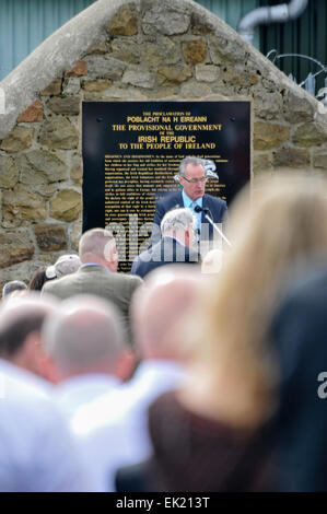 Belfast, Nordirland, Vereinigtes Königreich. 5. April 2015. Gerry Kelly (Sinn Féin) gibt die Keynote-Rede an der Gedenkfeier zum 99. Jahrestag von den irischen Osteraufstand, Belfast Credit: Stephen Barnes/Alamy Live News Stockfoto