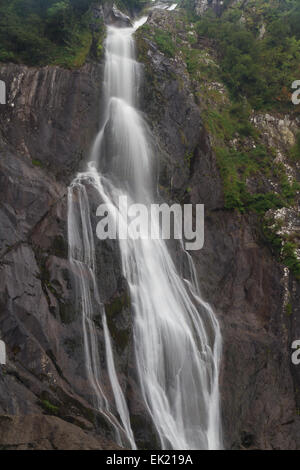 Aber Falls, Rhaeadr Faw, Wasserfall in der Nähe von Abergwyngregyn, Gwynedd, Wales, Vereinigtes Königreich. Stockfoto