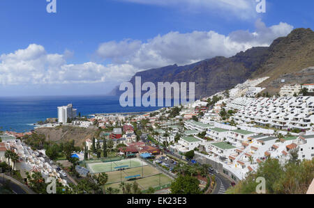 Los Gigantes Cliffs der Riesen n Puerto Santiago Teneriffa Insel Kanaren Spanien Stockfoto