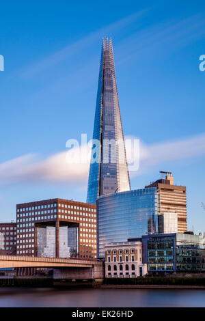 Die Scherbe und London Brücke Viertel, London, England Stockfoto