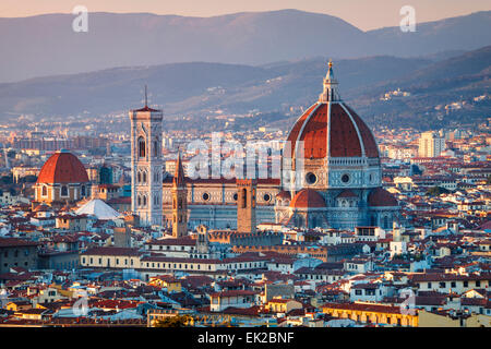 Der Dom von Florenz bei Sonnenuntergang, Toskana, Italien. Stockfoto