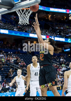 Tampa, FL, USA. 5. April 2015. Maryland Terrapins center Brionna Jones #42 mit den Layup in der zweiten Hälfte während der NCAA Frauen Final Four mit UConn Amalie Arena in Tampa FL. Credit: Csm/Alamy Live-Nachrichten Stockfoto