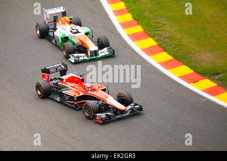 Adrian Sutil fährt für Force India und Jules Bianchi für Marussia an den belgischen Grand Prix 2013 fahren Stockfoto