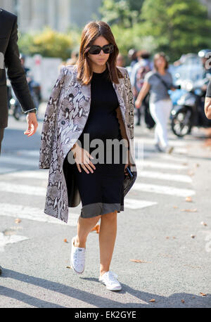 Paris Fashion Woche Frühjahr/Sommer 2015 - Streetstyle Mitwirkende: Miroslava Duma wo: Paris, Frankreich bei: 1. Oktober 2014 Stockfoto