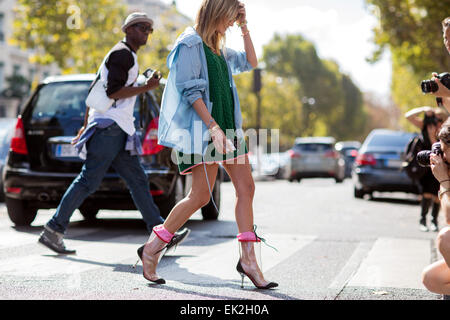 Paris Fashion Woche Frühjahr/Sommer 2015 - Streetstyle Mitwirkende: Helena Bordon Where: Paris, Frankreich bei: 1. Oktober 2014 Stockfoto