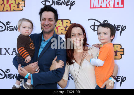 Disneys VIP Halloween-Event bei Disney Consumer Produkte Campus Featuring: Annie Wersching, Stephen Full, Ozzie Wersching voll, Freddie Wersching voll wo: Glendale, Kalifornien, USA als: 1. Oktober 2014 Stockfoto