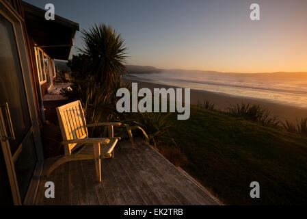 Sonnenaufgang am Curio Bay, Catlins, Südinsel, Neuseeland. Stockfoto