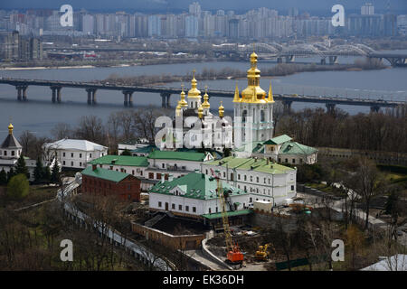 Goldene Kuppeln der Kirche Kiewer Höhlenkloster Stockfoto