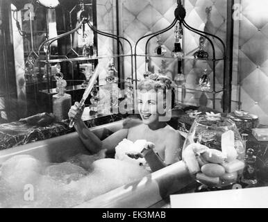 Judy Holliday, am Set des Films "Es sollte Ihnen passieren", 1954 Stockfoto