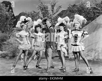 Dan Dailey mit Chor Mädchen Marion Marshall Joyce Mackenzie Barbara Smith Marilyn Monroe am Set des Films "ein Ticket für Stockfoto