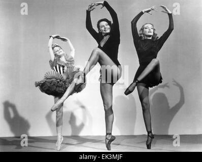 Margaret O'Brien, Cyd Charisse, Karin Booth, am Set des Films "Die unvollendeten Tanzes", 1947 Stockfoto