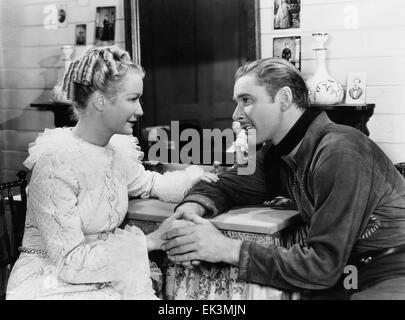 Miriam Hopkins, Errol Flynn, am Set des Films "Virginia City", 1940 Stockfoto