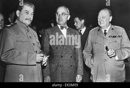 US-Präsident Harry S. Truman (Mitte) sowjetischen Premier Joseph Stalin britische Premierminister Winston Churchill Potsdam Stockfoto