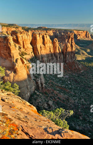 Sandstein-Denkmäler und Formationen aus Colorado National Monument, Monument Canyon Ansicht Grand Junction, Colorado USA Stockfoto