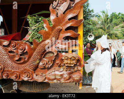 Die religiösen Rituale der chinesischen Beerdigung in Kambodscha, Asien. Stockfoto