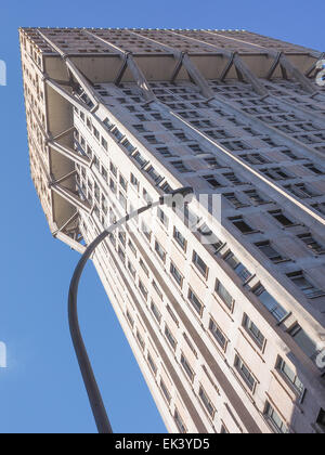 Mailand, Italien - 28. März 2015: Der Torre Velasca BBPR 1955 entworfene ist ein Meisterwerk der italienischen neue Brutalismus Stockfoto