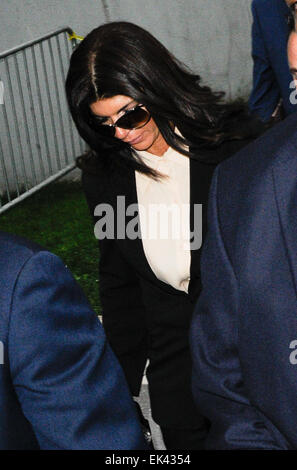 Reality-Stars aus "The Real Housewives of New Jersey", Teresa Giudice und Ehemann Joe Giudice, vor einem Gericht in Newark, NJ, Verurteilung in ihren Betrug vor Fall Featuring: Teresa Giudice Where: Newark, New Jersey, USA als: 02 Okt 20 Stockfoto