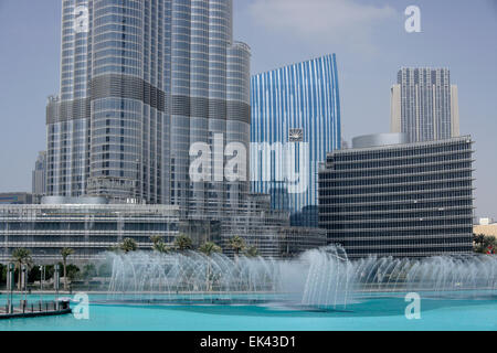 Burj Khalifa (links), Dubai Fountain und Architektur von Dubai, Vereinigte Arabische Emirate Stockfoto