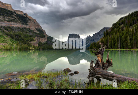 Squaretop Berg spiegelt sich In Upper Green River Lake während Gewitter - Wind River Range - Wyoming Stockfoto