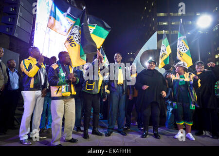 der Anc statt seiner Feier, Party, seine Virtory als der siegreiche Pary bei der Bundestagswahl 2014 feiern, das stattgefunden hat. die Veranstaltung fand in Johannesburg Cbd. in Attendeance wurden alle Unterstützer der Partei Stockfoto