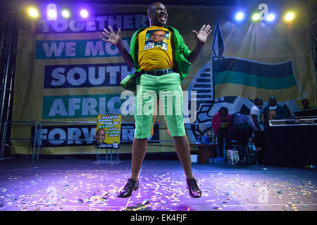 Dr. Malinga durchführen, um die Massen.   der Anc statt seiner Feier, Party, seine Virtory als der siegreiche Pary bei der Bundestagswahl 2014 feiern, das stattgefunden hat. die Veranstaltung fand in Johannesburg Cbd. in Attendeance wurden alle Unterstützer der Partei Stockfoto