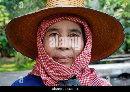 Thailand, Bangkok, The Rose Gardens, Portrait einer Frau thai Bauer Stockfoto