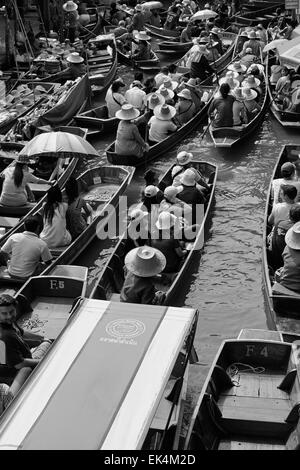 Thailand, Bangkok: 14. März 2007 - Touristen auf dem schwimmenden Markt - EDITORIAL Stockfoto