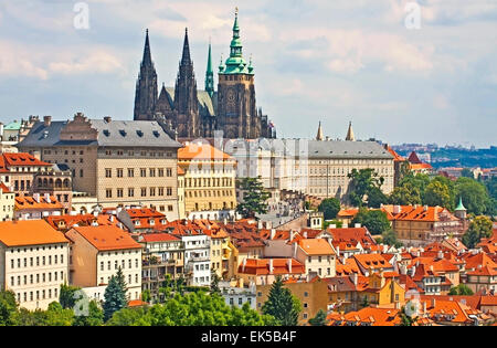 Prag, Panoramablick über die Stadt mit der Burg und St. Vitus Kathedrale Stockfoto