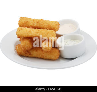 Käse-Sticks auf eine auf dem Teller mit isolierten Hintergrund Stockfoto