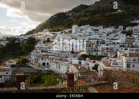 Traditionelle weiße Mauern beherbergt im spanischen Dorf (Pueblo) in Mijas Andalusien Spanien Stockfoto