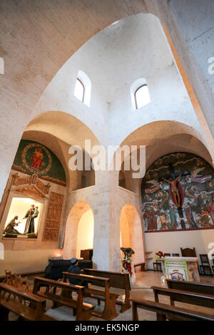 Kirche des Hl. Antonius in einem Trullo. Alberobello, Apulien. Italien Stockfoto