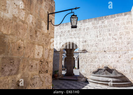 Historischen Hof in das UNESCO-Welterbe-Zentrum von Arequipa, Peru Stockfoto