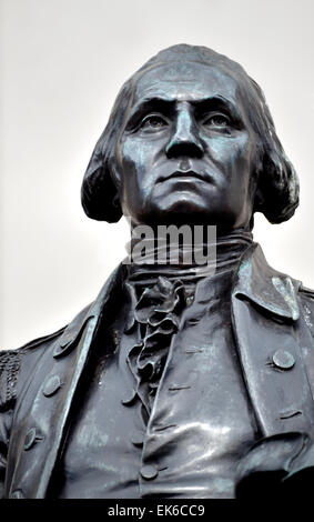 London, England, Vereinigtes Königreich. Statue von George Washington (1732-99) auf dem Trafalgar Square. (Kopie des Marmor-Statue in Richmond, Virginia) Stockfoto