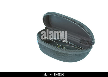 Gläser im schwarzen Gehäuse isoliert auf weißem Hintergrund Stockfoto