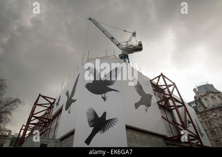 Kran und Bau Website im Londoner Leicester Square Stockfoto