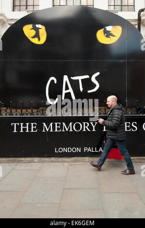 Melden Sie für Katzen das Musical vor dem Londoner Palladium Theater. Stockfoto