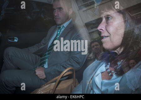 Buenos Aires, Buenos Aires, Argentinien. 7. April 2015. Richter Fabiana Palmaghini verlässt ihr Büro nach einer Anhörung in der Richterin Sandra Arroyo Salgado, späten Staatsanwalt Alberto Nisman Ex-Frau, Argumente präsentiert um recuse Staatsanwalt Viviana Fein und entfernen sie aus der Untersuchung des Nismans Todes. Staatsanwalt Alberto Nisman wurde tot in seiner Wohnung am 18. Januar 2015, einem angeblichen Selbstmord gefunden, das noch untersucht wird. © Patricio Murphy/ZUMA Draht/Alamy Live-Nachrichten Stockfoto