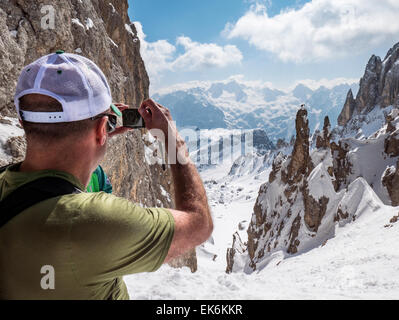 Backcountry Skifahrer, nordöstlich von Cortina, Dolomiten, Alpen, Italien Stockfoto