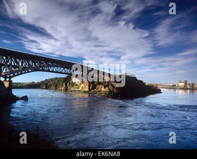 Nordamerika, Kanada, New Brunswick, Saint John, Saint John River, Rückwärtsfahren fällt Stockfoto