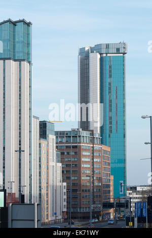 Suffolk Street Queensway mit dem Orion Gebäude Turm und Beetham Tower, Birmingham. Stockfoto