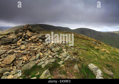 Landschaft auf den Gipfel Grat von Heron Hecht, Fairfield Hufeisen Fells, Lake District National Park, Grafschaft Cumbria, England, UK Stockfoto