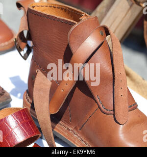 Leder-Schuhe auf der Messe Stockfoto