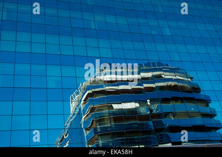 Hintergrund des modernen Bürogebäudes Glas Stockfoto