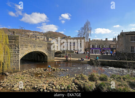 Lastesel Brücke über Wasser Hebden, Hebden Bridge, West Yorkshire, England, UK. Stockfoto