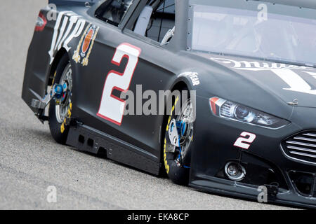 Richmond, VA, USA. 14. März 2015. Richmond, VA - 8. April 2015: Brad Keselowski (2) braucht, um die Strecke zum Testen in Richmond International Racewaay in Richmond, VA. © Csm/Alamy Live-Nachrichten Stockfoto